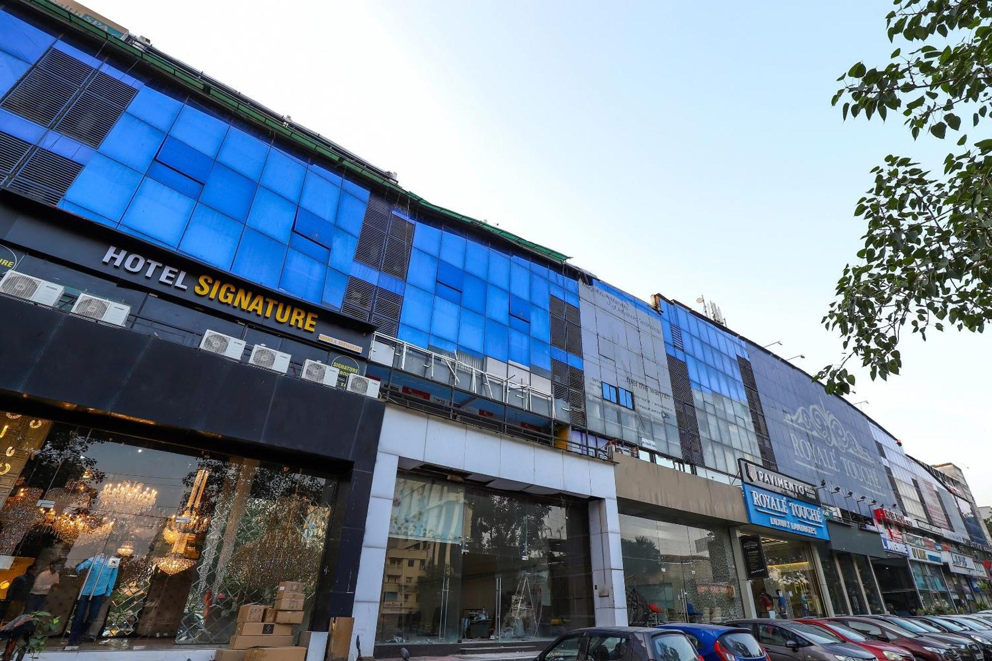 Oyo Hotel Shree Niwas Ahmedabad Esterno foto